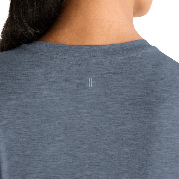 Damen-NOBULL-Fitted-T-Shirt