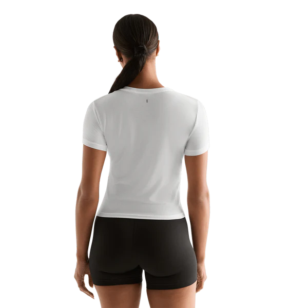 Damen-NOBULL-Fitted-T-Shirt